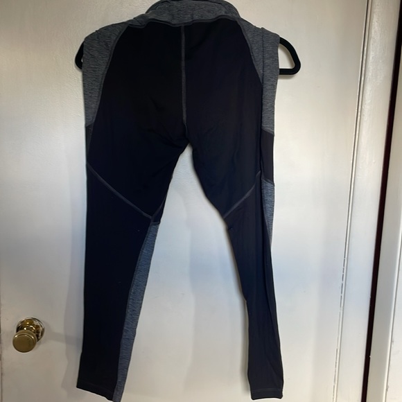 Leggings. The North Face FlashDry black & gray leggings. Large. Nice condition. - Picture 4 of 8